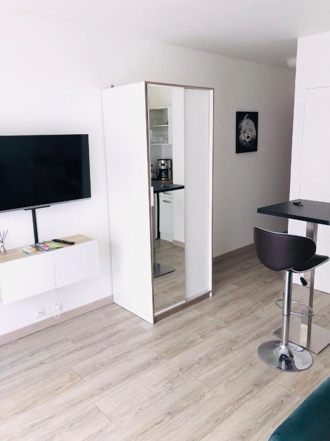 Studio en résidence, proche de la mer avec parking gratuit et clé 4G Villers-sur-Mer Esterno foto